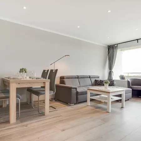 93 Apartment *
